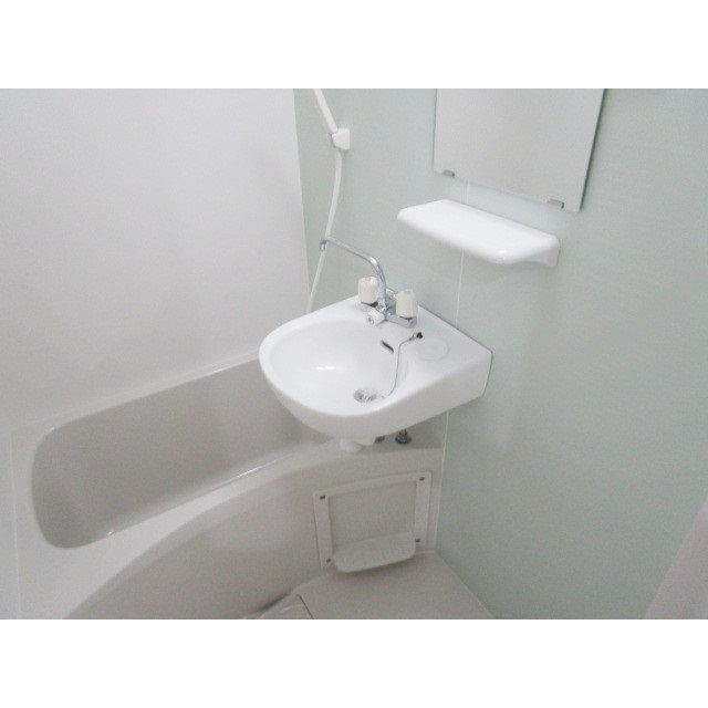 上大岡駅 徒歩8分 - 2