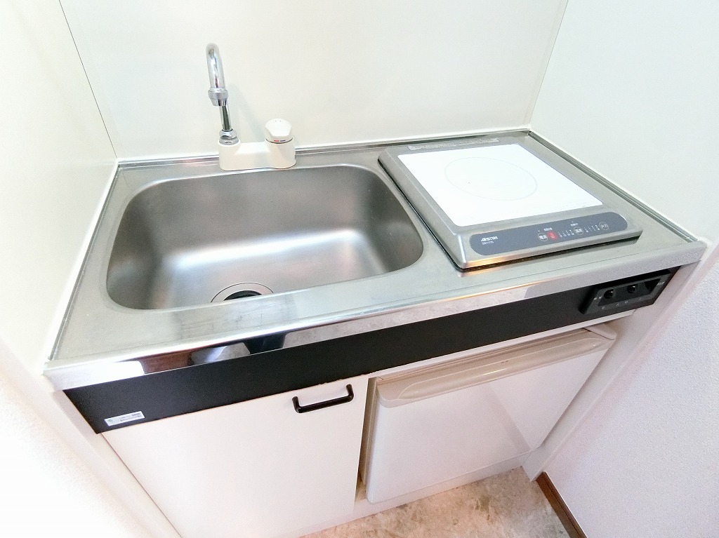 江坂駅 徒歩6分 - 2