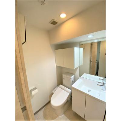 ユニオンマンスリー西横浜駅前１　303　1K・セミダブル☆２口ガスコンロ＆バストイレ別＆独立洗面台＆室内洗濯機＆デスク・チェアのお部屋の物件写真5