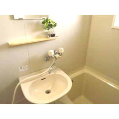 インターネット対応！RAKUDA日向細島Aの物件写真4