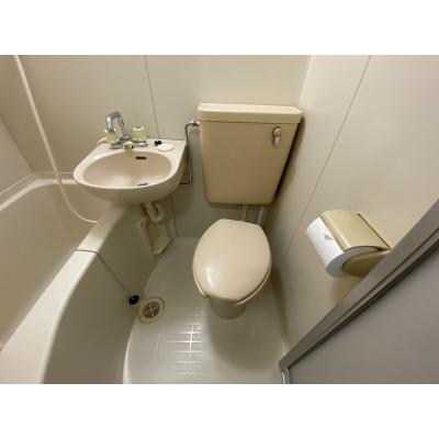 ●2026年2月6日から入居可●ユニオンマンスリー京王堀之内サンリット１　305　1K・セミダブル☆法人もまとめて入居可♪女性も安心の室内洗濯機♪人気のデスク＆チェア付きの物件写真4