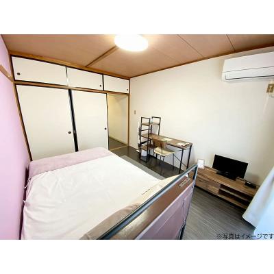 ●2026年5月14日から入居可●ユニオンマンスリー熊谷２　302　1R・セミダブル☆JR高崎線沿線。湘南新宿ラインと上野東京ラインも停車/デスクがあるお部屋の物件写真2