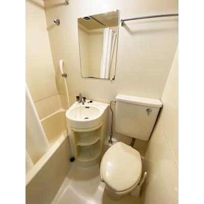 ユニオンマンスリー京王堀之内ヴァンヴェール２　203　1R・シングル☆デスク＆チェア付きのお部屋♪■休日はアウトレットでショッピングもできるの物件写真3
