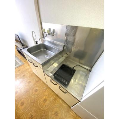 ●2026年4月5日から入居可●ユニオンマンスリー河辺１　315　1R・セミダブル☆■最上階のお部屋♪座椅子＆ローテーブル付きで快適♪２ドア冷蔵庫でたっぷり収納♪無料の駐輪場もあり♪■八王子・立川までの物件写真5