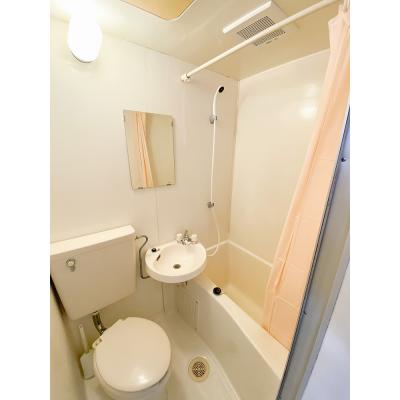 ユニオンマンスリー北越谷１　206　1R・シングル☆快適なソファ付き■♪徒歩約6分のところにスーパー「ライフ北越谷店」ありの物件写真3