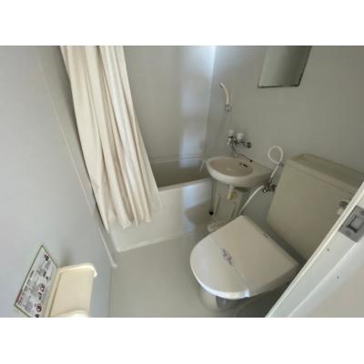 【古島駅より徒歩約5分】興南高校近くに立地、徒歩5分以内に、24時間営業のスーパー、コンビニ、ドラッグストア、飲食店があり生活便利の物件写真4