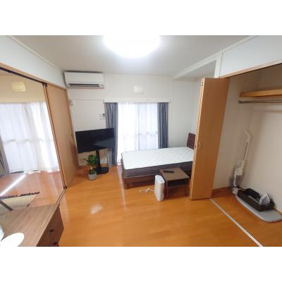【ベッド・エアコン２台・２人暮らしにも最適です・最大４名可】ヴィラ本町Ⅰ102【駐車場あり　家具・家電付】の物件写真3