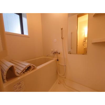 【ベッド・エアコン２台・２人暮らしにも最適です・最大４名可】ヴィラ本町Ⅰ102【駐車場あり　家具・家電付】の物件写真6