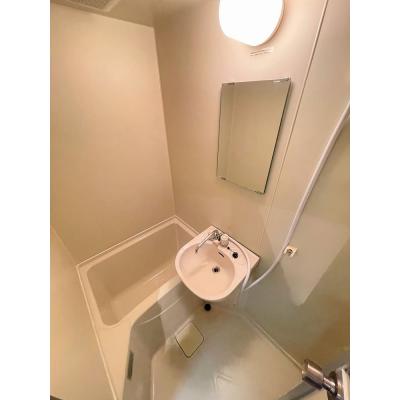 ユニオンマンスリー春日部１　905　1K・セミダブル☆【禁煙ルーム】人気のバストイレ別・温水洗浄便座付き♪デスクとチェアのあるお部屋♪の物件写真3