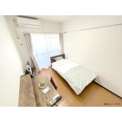 ユニオンマンスリーつきみ野１　303　1R・シングル☆デスク・チェア＆室内洗濯機やたっぷり収納2ドア冷蔵庫など生活家電のあるお部屋の物件写真1
