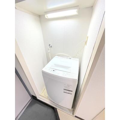 ユニオンマンスリーつきみ野１　303　1R・シングル☆デスク・チェア＆室内洗濯機やたっぷり収納2ドア冷蔵庫など生活家電のあるお部屋の物件写真3