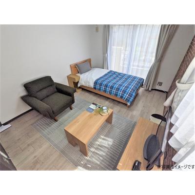 ユニオンマンスリー小田急鶴間２　104　1R・シングル☆人気の角部屋♪快適なソファ付き♪壁紙もおしゃれ♪の物件写真1