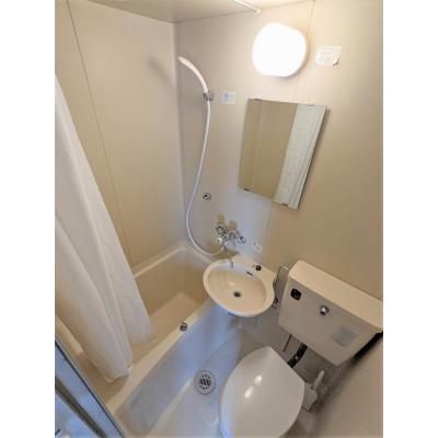 ユニオンマンスリー小田急鶴間２　104　1R・シングル☆人気の角部屋♪快適なソファ付き♪壁紙もおしゃれ♪の物件写真3