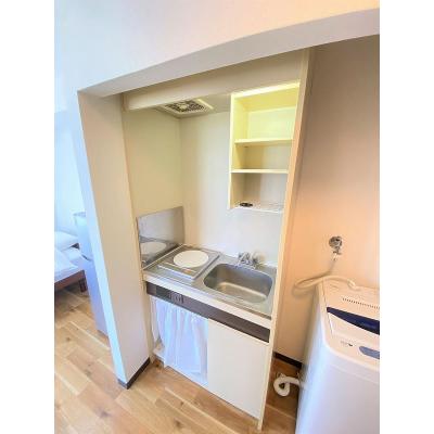 ユニオンマンスリー京成大久保１　201　1R・シングル☆人気の角部屋＆２面採光♪デスク＆チェア付き♪安心の室内洗濯機♪の物件写真3