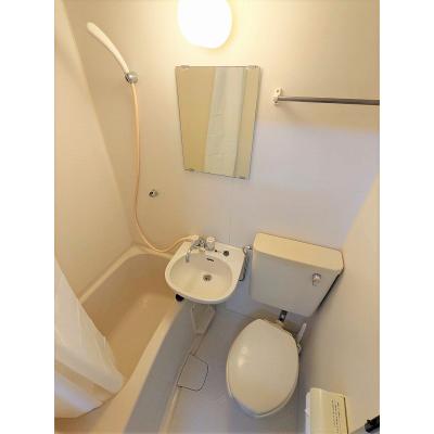 ユニオンマンスリー百草園１　102　1R・シングル☆人気のデスクとチェアのあるお部屋♪■駅前には24時まで営業のスーパーありの物件写真3