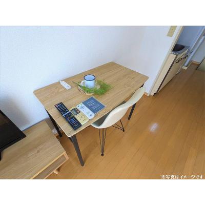 ユニオンマンスリー百草園１　102　1R・シングル☆人気のデスクとチェアのあるお部屋♪■駅前には24時まで営業のスーパーありの物件写真4