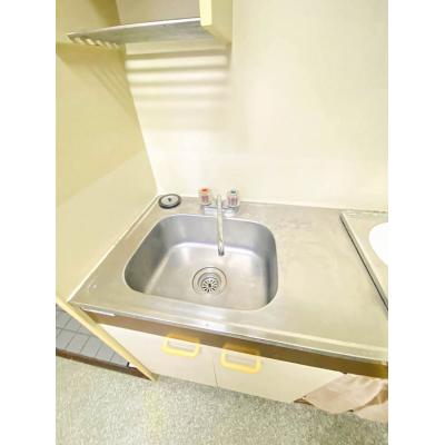 ●2026年5月4日から入居可●ユニオンマンスリー日進１　303　1K・シングル☆人気の角部屋♪デスクとチェアのあるお部屋♪■JR川越線「日進駅」徒歩5分の物件写真3