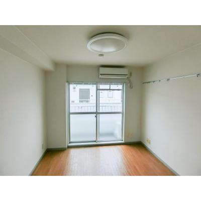 ユニオンマンスリー元住吉３　409　1R・シングル☆人気のデスク＆チェア付き♪■物件近くにコンビニ＆スーパーもあり便利の物件写真2