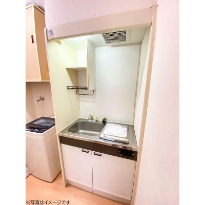 ユニオンマンスリー中浦和４　203　1K・シングル☆人気の角部屋＆2面採光で明るいお部屋♪デスク・チェア＆室内洗濯機など生活家電完備の物件写真3