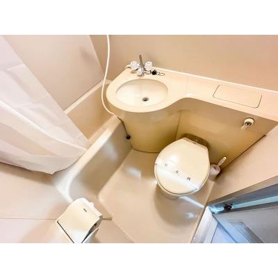 ユニオンマンスリー新京成鎌ヶ谷１　103　1K・シングル☆モニター付きインターフォン完備！ソファ・テーブルや冷蔵庫などのあるお部屋の物件写真4