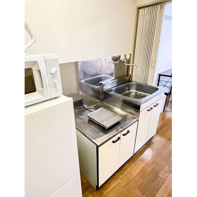 ユニオンマンスリー八王子長沼２　204　1R・シングル☆電子レンジや掃除機など生活家電完備♪デスク・チェアのあるお部屋の物件写真5