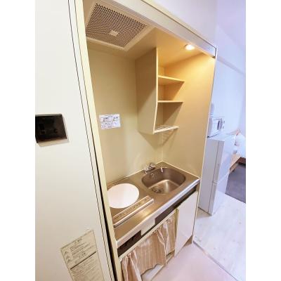 ユニオンマンスリー本厚木３　705　1R・シングル☆ソファ・テーブルのあるお部屋♪安心のモニター付きインターフォン＆室内洗濯機完備の物件写真3