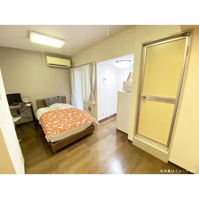 ユニオンマンスリー北池袋ガーデンテラス１　203　1R・シングル☆安心のモニター付きインターフォン＆デスク・チェア完備＆室内洗濯機など生活家電のあるお部屋/コンビニの物件写真2