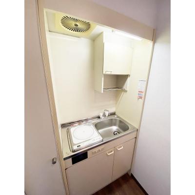 ユニオンマンスリー鷺沼１　302　1K・シングル☆デスク・チェアや2ドア冷蔵庫などの家具家電付きのお部屋。大き目の収納もあり♪東急田園都市線　鷺沼駅　徒歩9分。駅前にの物件写真3