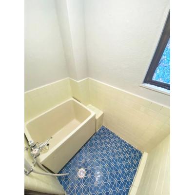 ユニオンマンスリー南鳩ヶ谷１　105　2K・ダブル☆人気の角部屋＆バストイレ別♪ソファ・ローテーブル完備＆洗濯機や冷蔵庫など生活家電のある広々33㎡のお部屋/後楽園の物件写真4