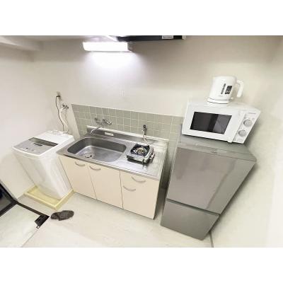 ユニオンマンスリー町田１　208　1K・セミダブル☆うれしいバストイレ別のお部屋♪くつろげる2人掛けソファ付き。新宿駅・横浜駅へダイレクトアクセスの物件写真2