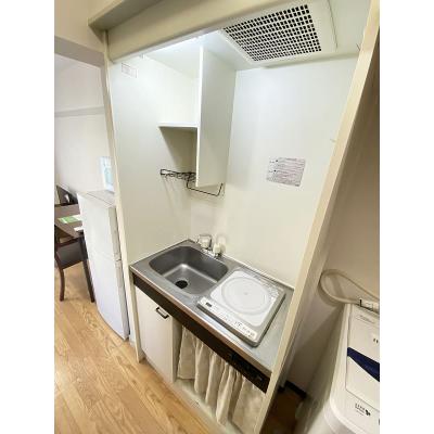 ユニオンマンスリー千歳船橋２　206　1R・シングル☆人気の角部屋物件！人気の角部屋物件！デスク・チェア＆生活家電のあるお部屋の物件写真2