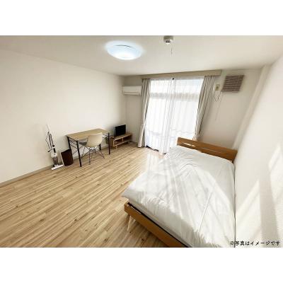 ユニオンマンスリー北越谷１　302　1R・セミダブル☆デスク・チェア完備＆冷蔵庫や洗濯機など生活家電のあるお部屋。北越谷駅　徒歩10分/東武伊勢崎線(スカイツリーライン)沿線の物件写真1