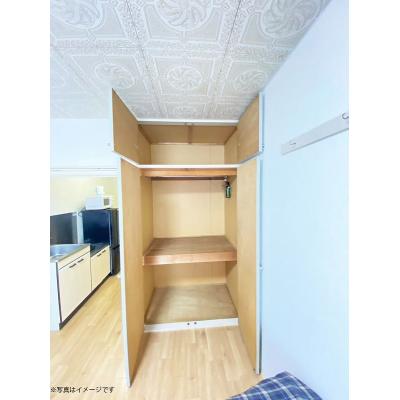 ●2026年5月4日から入居可●ユニオンマンスリー柿生３　214　1R・シングル☆人気の角部屋♪洗濯機や掃除機など生活家電完備！デスク・チェアのあるお部屋/小田急小田原線利用で、新百合ヶ丘駅まで1駅の物件写真4