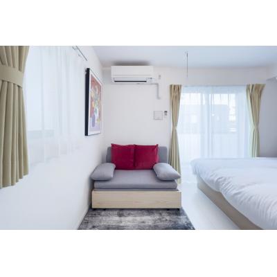 都営大江戸線・両国駅から徒歩8分！お洒落な家具付きの明るいお部屋/Livecasa両国 I 302の物件写真2