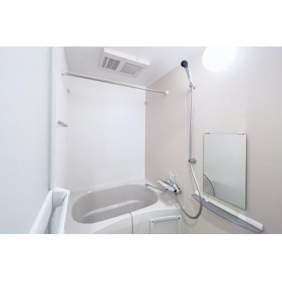 都営大江戸線・両国駅から徒歩8分！お洒落な家具付きの明るいお部屋/Livecasa両国 I 302の物件写真4