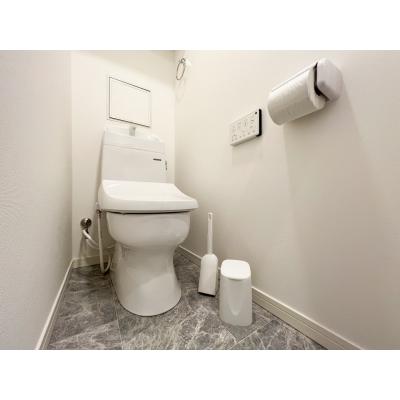 明るい1Kのお部屋/お洒落なアート＆家具家電が完備/ウェルスクエアイズム方南町　402の物件写真6