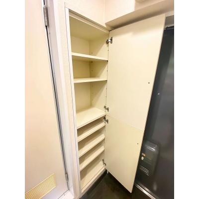 ユニオンマンスリー妙典１　402　1K・シングル☆【禁煙ルーム】人気の角部屋♪AL＆モニター付きインターフォン＆室内洗濯機完備♪ソファ・ローテーブルのあるお部屋の物件写真5