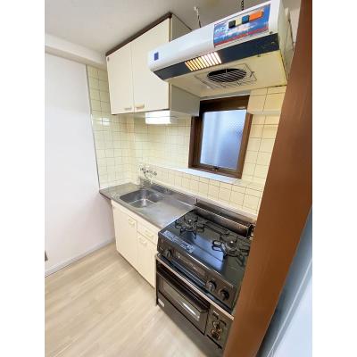 ユニオンマンスリー桜木町４　301　1K・セミダブル☆◆インターネット固定回線（Wi-Fi）無料の部屋◆【禁煙ルーム】角部屋＆2人掛けソファ＆ローテーブル付き！の物件写真2