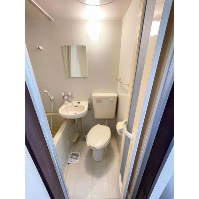 ユニオンマンスリー川崎１７　204　1R・シングル☆【禁煙ルーム】ソファ・ローテーブルのあるお部屋♪安心のモニター付きインターフォン＆室内洗濯機完備/ＪＲ東海道の物件写真3