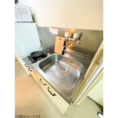 ユニオンマンスリー稲城４　104　1R・シングル☆【禁煙ルーム】デスク・チェアのあるお部屋！洗濯機や掃除機など生活家電完備/京王相模原線利用で橋本駅や笹塚駅までの物件写真2