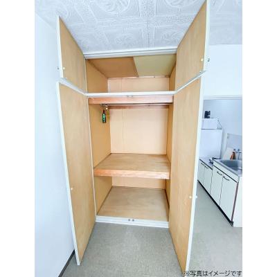 ユニオンマンスリー京王稲田堤３　206　1R・シングル☆【禁煙ルーム】ローテーブル・ソファのあるお部屋♪洗濯機や掃除機など生活家電完備の物件写真6