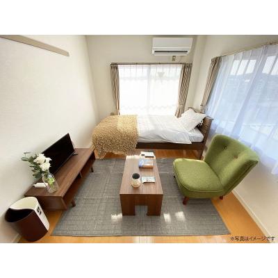 ●2026年1月18日から入居可●ユニオンマンスリー京王稲田堤２　403　1R・シングル☆【禁煙ルーム】人気の角部屋＆2面採光♪ローテーブル・ソファのあるお部屋/都営新宿線直通運転利用で、明大前の物件写真1