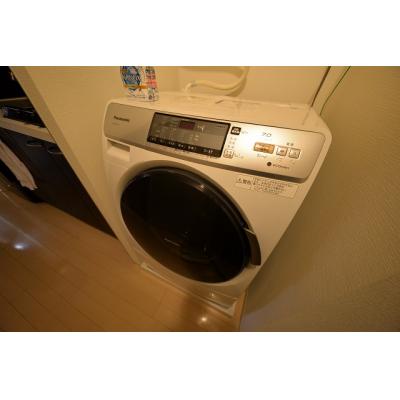 EP梅田・中崎町3SR　05号【分譲タイプ、ペット相談可・２口ガスコンロ・床暖房・ドラム式洗濯乾燥機・３２型TV・HDD内蔵ブルーレイレコーダー標準装備！】の物件写真2