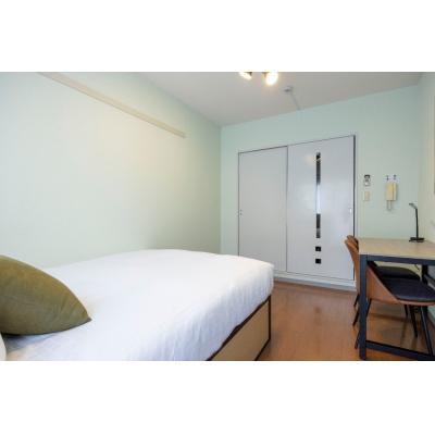 大久保駅から徒歩2分！新大久保駅から徒歩5分！飲食店多数/wi-fi完備/シャルマンやよい202の物件写真2