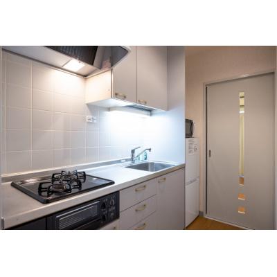 大久保駅から徒歩2分！新大久保駅から徒歩5分！飲食店多数/wi-fi完備/シャルマンやよい202の物件写真3