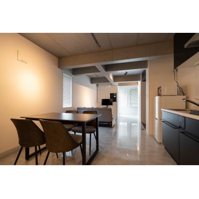 駅から徒歩3分！／オシャレなデザイナーズ／家具家電・備品完備／LUXE南青山302の外観画像