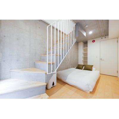 最寄駅まで徒歩4分/新宿まで2駅/家具家電付き/PASEO市谷台町I 104の外観画像