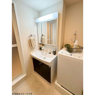 ユニオンマンスリー新富町LuxuryⅠ　101　1LDK・ダブル【４名まで】☆◆インターネット固定回線（有線・Wi-Fi）無料の部屋◆【禁煙ルーム】曲線のある家具でやさの物件写真4