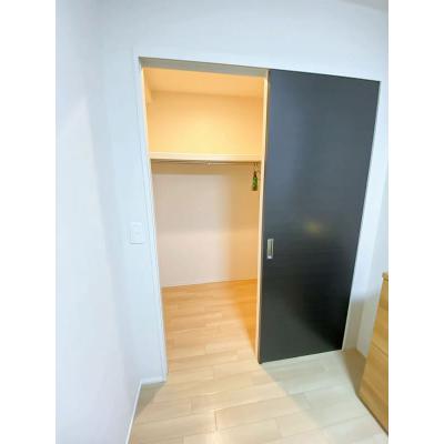 ユニオンマンスリー新富町LuxuryⅠ　101　1LDK・ダブル【４名まで】☆◆インターネット固定回線（有線・Wi-Fi）無料の部屋◆【禁煙ルーム】曲線のある家具でやさの物件写真6