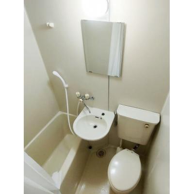 ユニオンマンスリー高砂３　302　1R・シングル☆【禁煙ルーム】室内洗濯機や2ドア冷蔵庫など生活家電完備！デスク・チェアのあるお部屋/23時まで営業スーパー・ベンリーの物件写真3